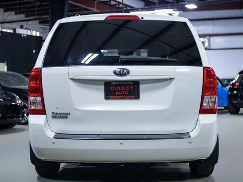 Used 2014 Kia Sedona LX image 9