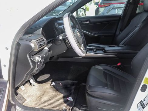 Used 2019 Lexus IS 300 RWD image 14