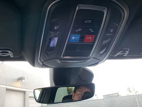 Used 2025 Jeep Wagoneer 4WD image 21