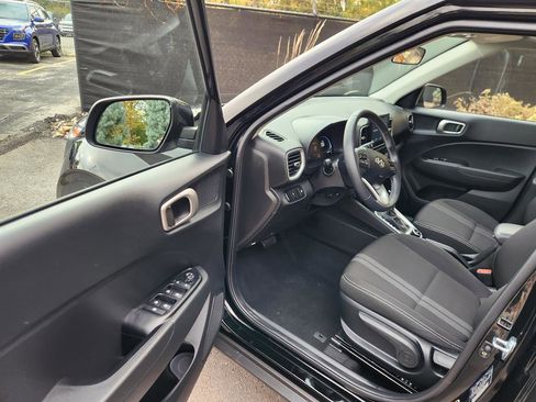 Certified 2024 Hyundai Venue SEL image 23