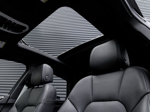 Certified 2025 Porsche Macan image 14