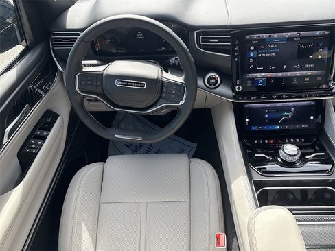 New 2026 Jeep Grand Wagoneer Summit image 19
