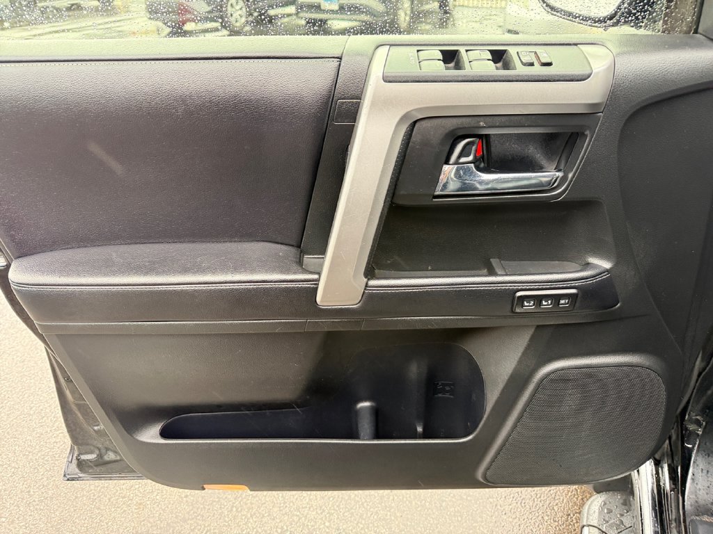 Used 2017 Toyota 4Runner Limited AWD/4WD image 26