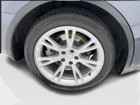 Used 2023 Tesla Model Y Long Range AWD/4WD image 14