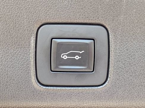 Used 2021 Chevrolet TrailBlazer RS w/ Sun and Liftgate Package FWD image 6