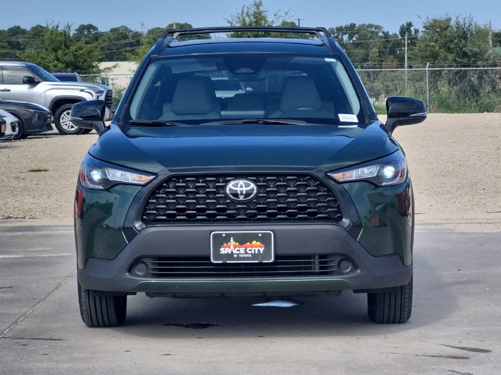 Certified 2025 Toyota Corolla Cross LE FWD image 9