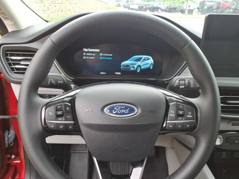 Used 2023 Ford Escape Platinum w/ Premium Technology Package AWD/4WD image 22