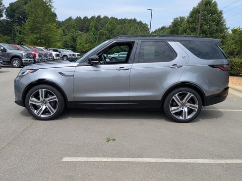 Used 2023 Land Rover Discovery Metropolitan Edition AWD/4WD image 7