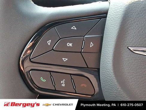 Used 2026 Chrysler Pacifica Limited w/ S Appearance Package FWD image 26