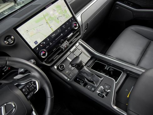 Used 2026 Lexus GX 550 w/ Accessory Package (2T) image 34