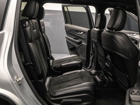 Used 2024 Jeep Grand Cherokee L Laredo image 35