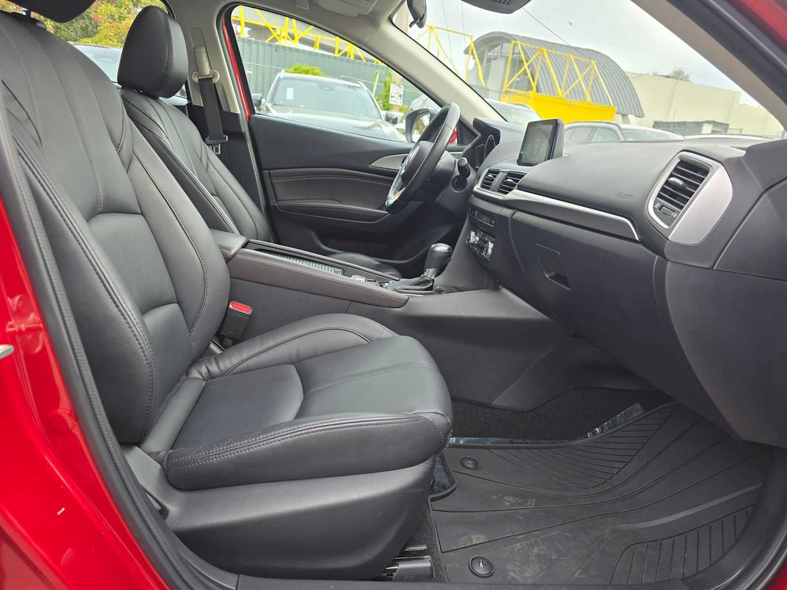 Used 2018 MAZDA MAZDA3 Touring FWD image 10