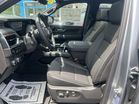 New 2026 GMC Yukon Denali w/ Denali Reserve Package AWD/4WD image 7