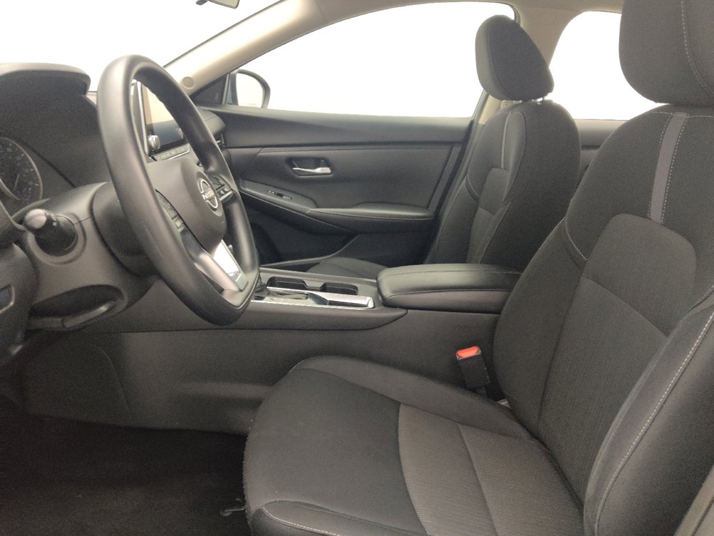 Used 2024 Nissan Sentra SV FWD image 17