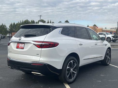 Used 2021 Buick Enclave Essence w/ Sport Touring Edition image 3