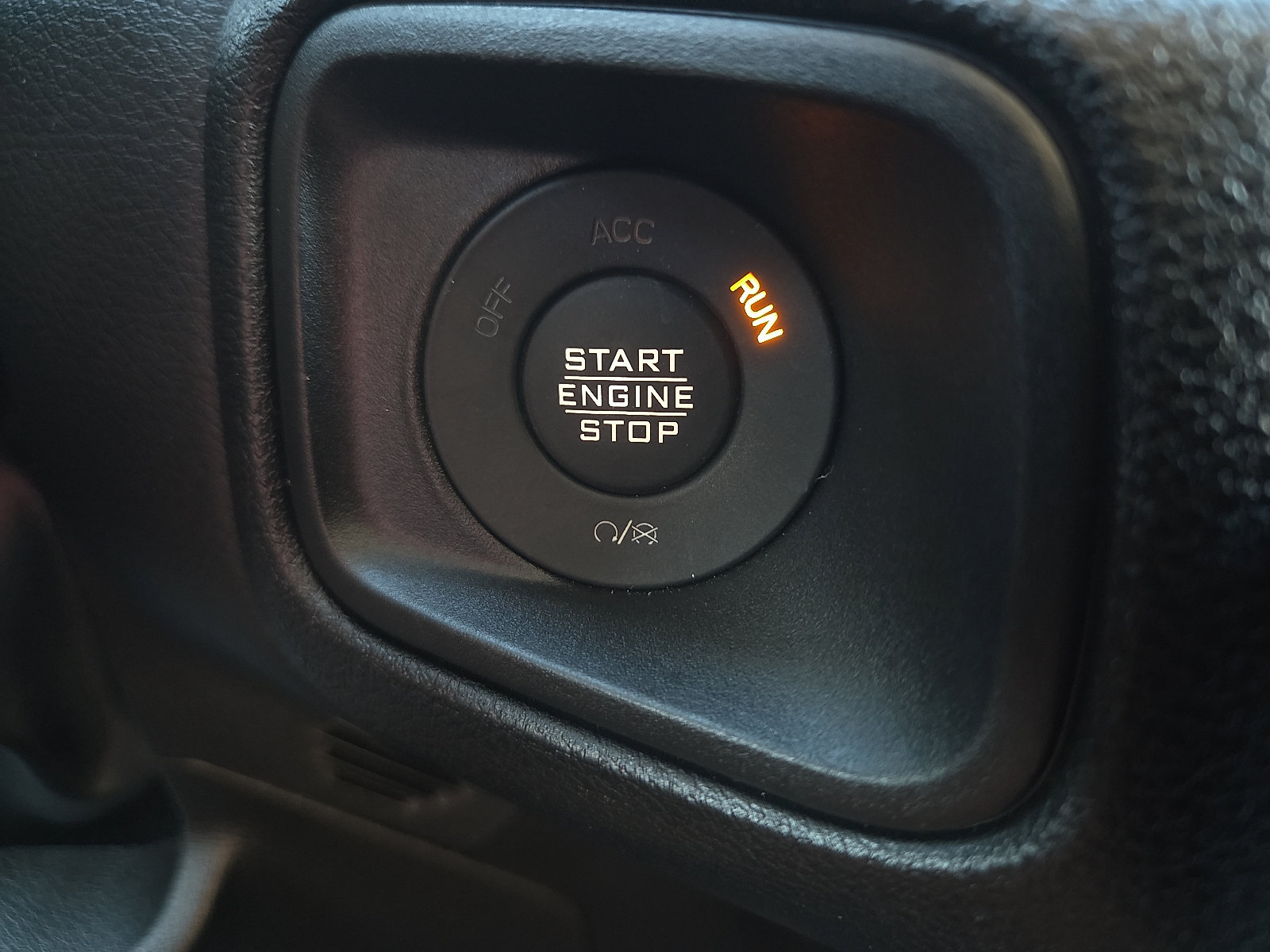 Used 2025 Jeep Gladiator Sport AWD/4WD image 19