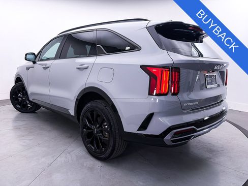 Used 2023 Kia Sorento SX AWD/4WD image 2