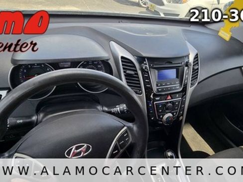 Used 2016 Hyundai Elantra GT FWD image 40