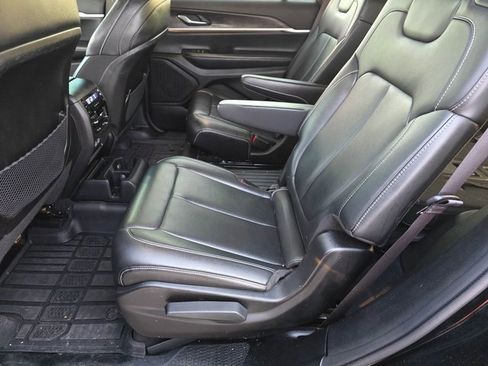 Used 2023 Jeep Grand Cherokee L Limited image 14