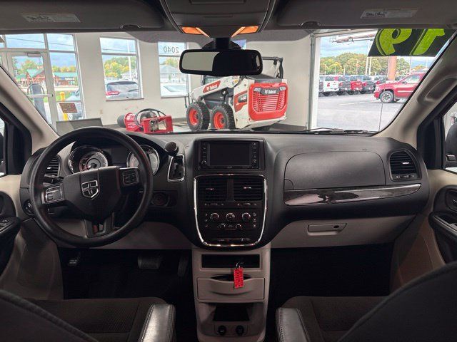 Used 2019 Dodge Grand Caravan SE w/ UConnect Hands-Free Group FWD image 25
