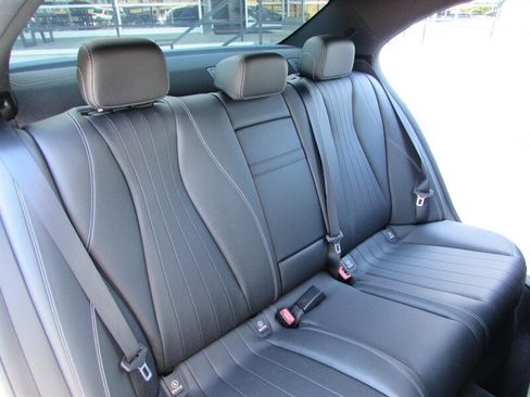 Used 2019 Mercedes-Benz E 300 image 31