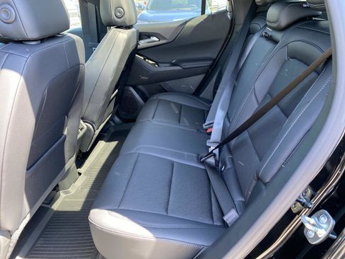 New 2026 Chevrolet Equinox LT w/ Convenience Package II AWD/4WD image 7