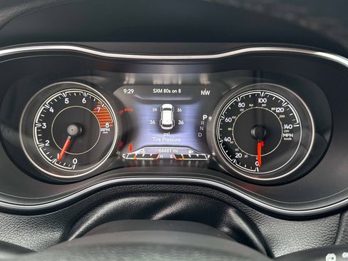 Used 2019 Jeep Cherokee Limited image 29