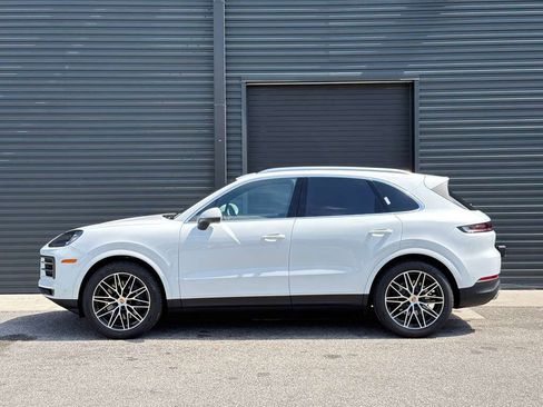 Certified 2026 Porsche Cayenne AWD/4WD image 2