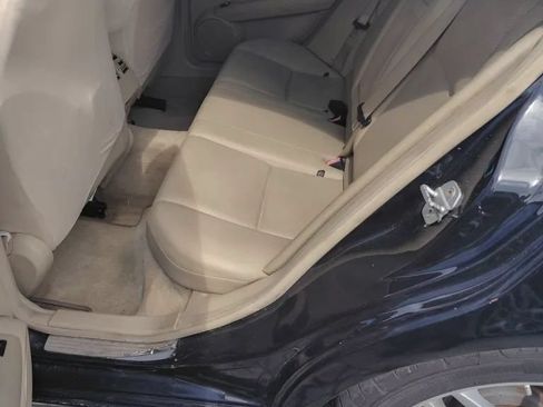Used 2012 Mercedes-Benz C 250 Sedan image 6