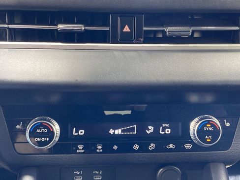 Used 2025 Mitsubishi Outlander ES image 19