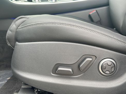 New 2026 Genesis GV70 2.5T AWD/4WD image 24