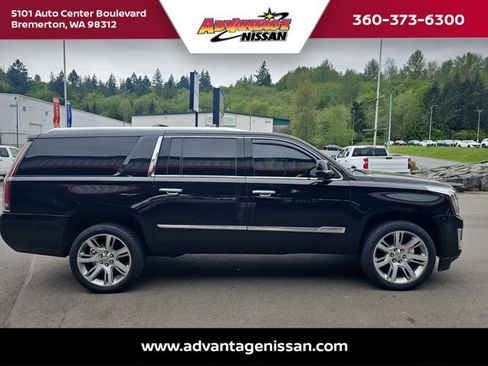 Used 2017 Cadillac Escalade ESV Premium Luxury AWD/4WD image 6
