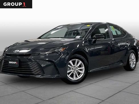 Used 2025 Toyota Camry LE AWD/4WD image 1