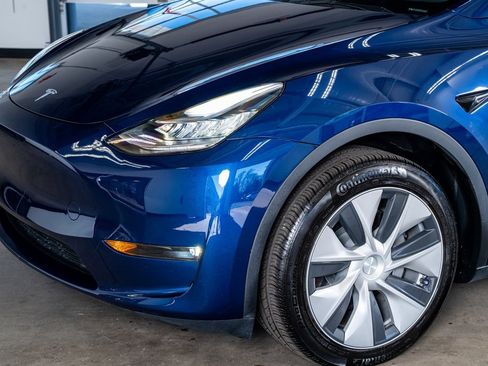 Used 2023 Tesla Model Y Long Range image 12