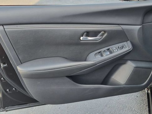 Used 2025 Nissan Sentra SV FWD image 11