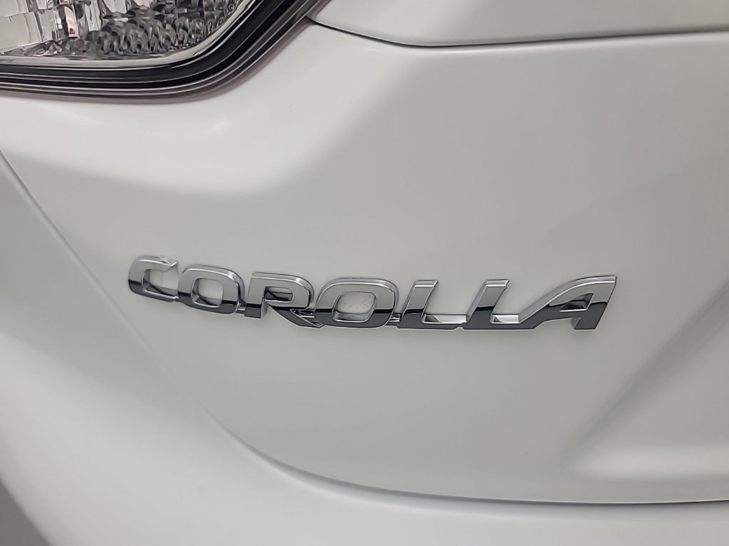 Used 2025 Toyota Corolla LE FWD image 12