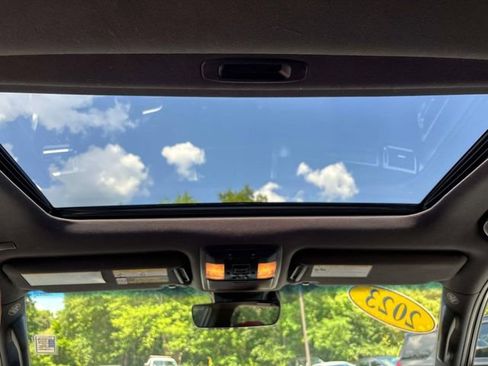 Used 2023 Lexus GX 460 Premium w/ Accessory Package image 11