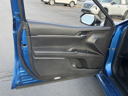 Used 2018 Toyota Camry SE image 20