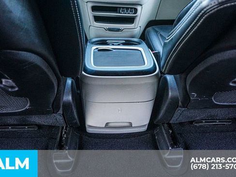 Used 2024 Chrysler Pacifica Select image 34