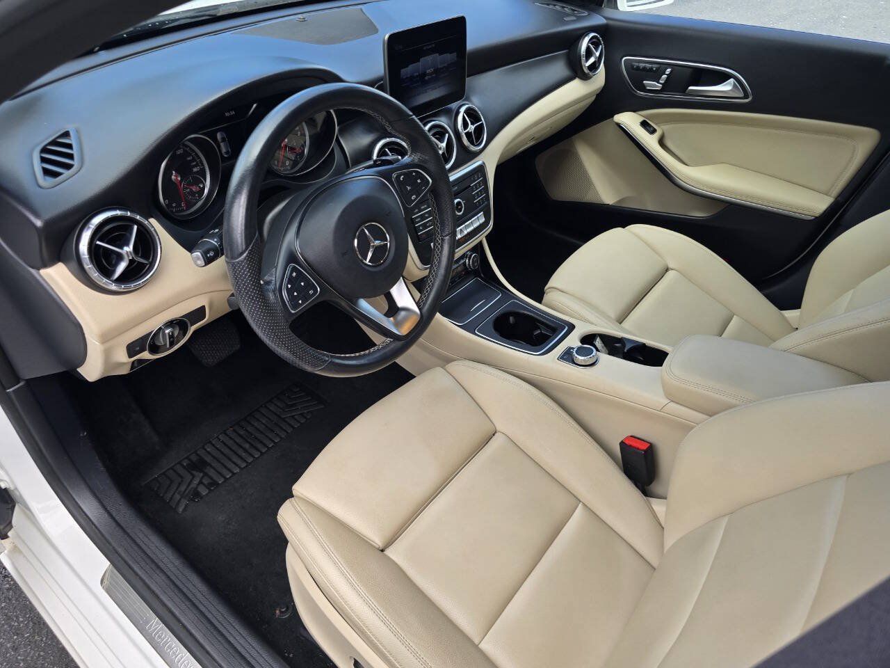Used 2019 Mercedes-Benz CLA 250 4MATIC image 12