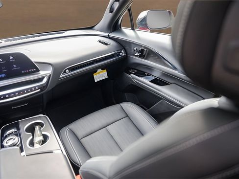 Used 2024 Cadillac Lyriq Sport image 20