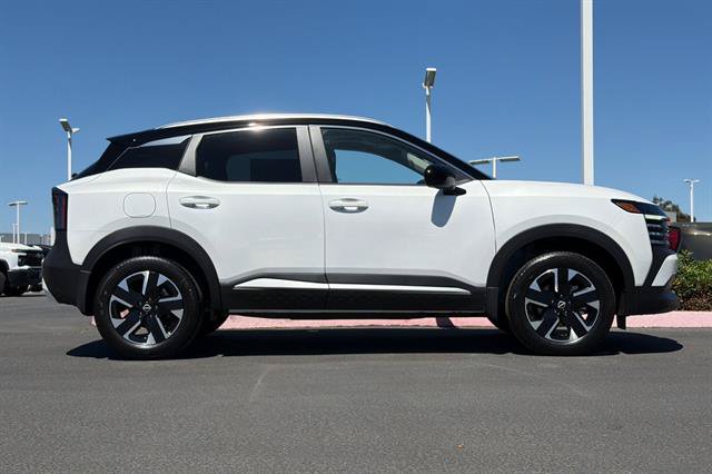 New 2026 Nissan Kicks SV w/ SV Premium Package AWD/4WD image 3