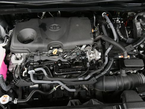 Certified 2025 Toyota Sienna XLE FWD image 36