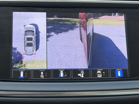 Used 2024 Buick Enclave Essence w/ Experience Buick Package image 10