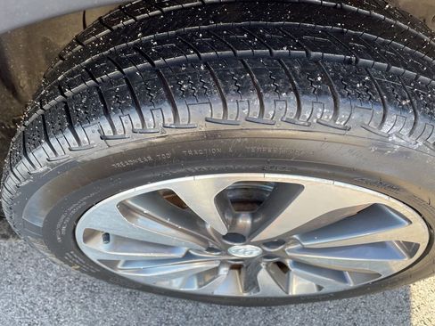 Used 2017 Buick Encore Preferred image 28