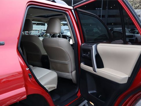 Used 2024 Toyota 4Runner SR5 Premium image 30