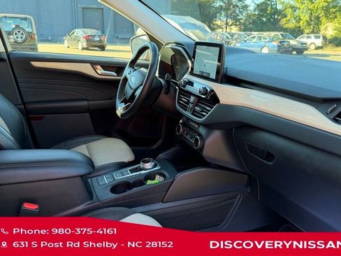 Used 2022 Ford Escape Titanium w/ Titanium Premium Package image 41