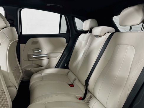 Certified 2026 Mercedes-Benz GLA 250 image 9
