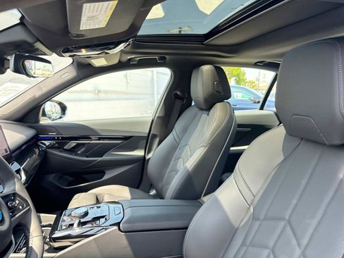 Used 2025 BMW 530i image 16