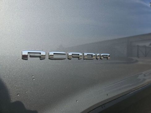 Used 2023 GMC Acadia SLT image 32